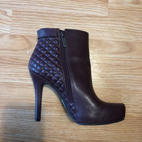 BCBG boots - beautiful deep plum color - Picture 2 of 4